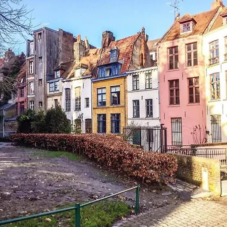 Au Printemps Apartment